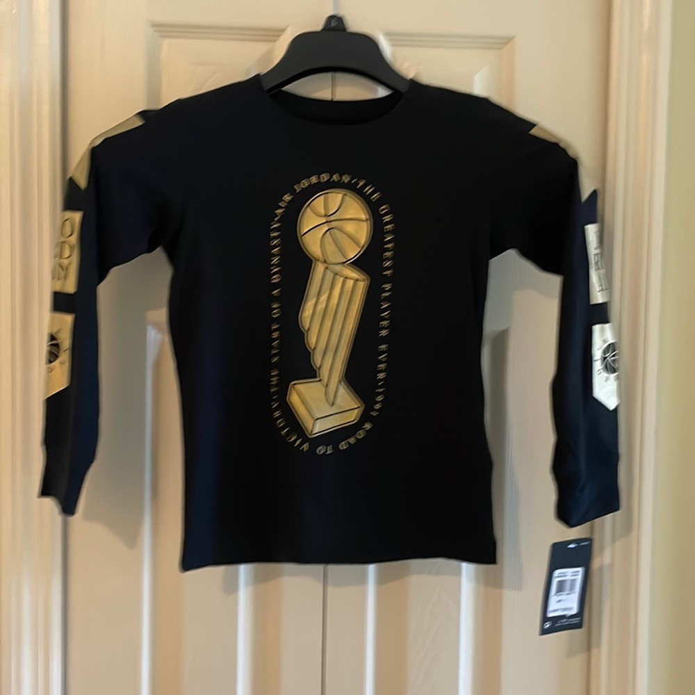 Air Jordan Long Sleeve T-shirt sz 7 NWT